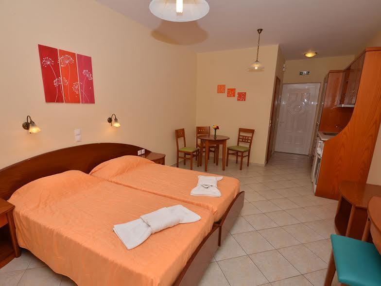 Kosmos Hotel Agios Stefanos Avliotes  Eksteriør billede